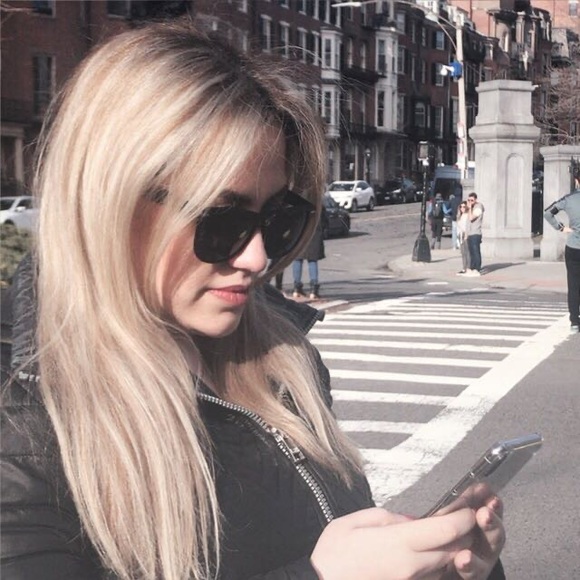 Meet your Posher, Layla - Picture 1 of 1